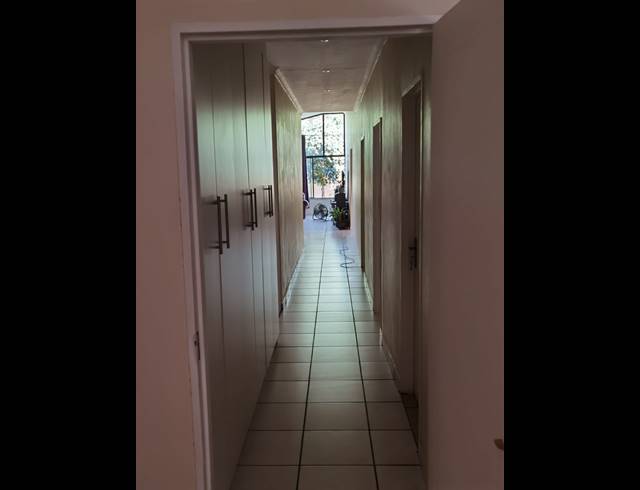 3 BEDROOM FREESTANDING TO LET IN STRAND CENTRAL